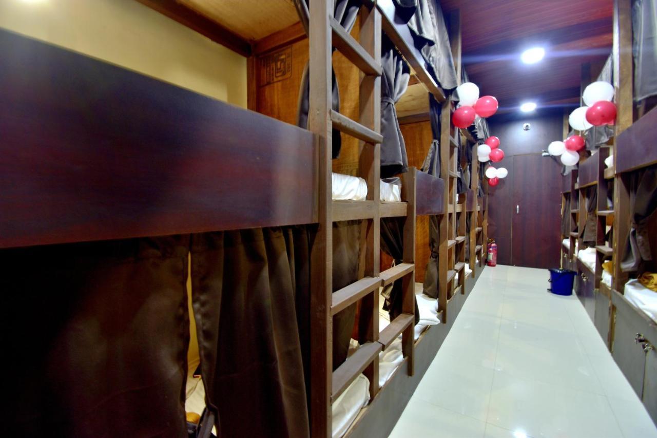 Asra Dormitory For Male And Female Мумбаї Екстер'єр фото