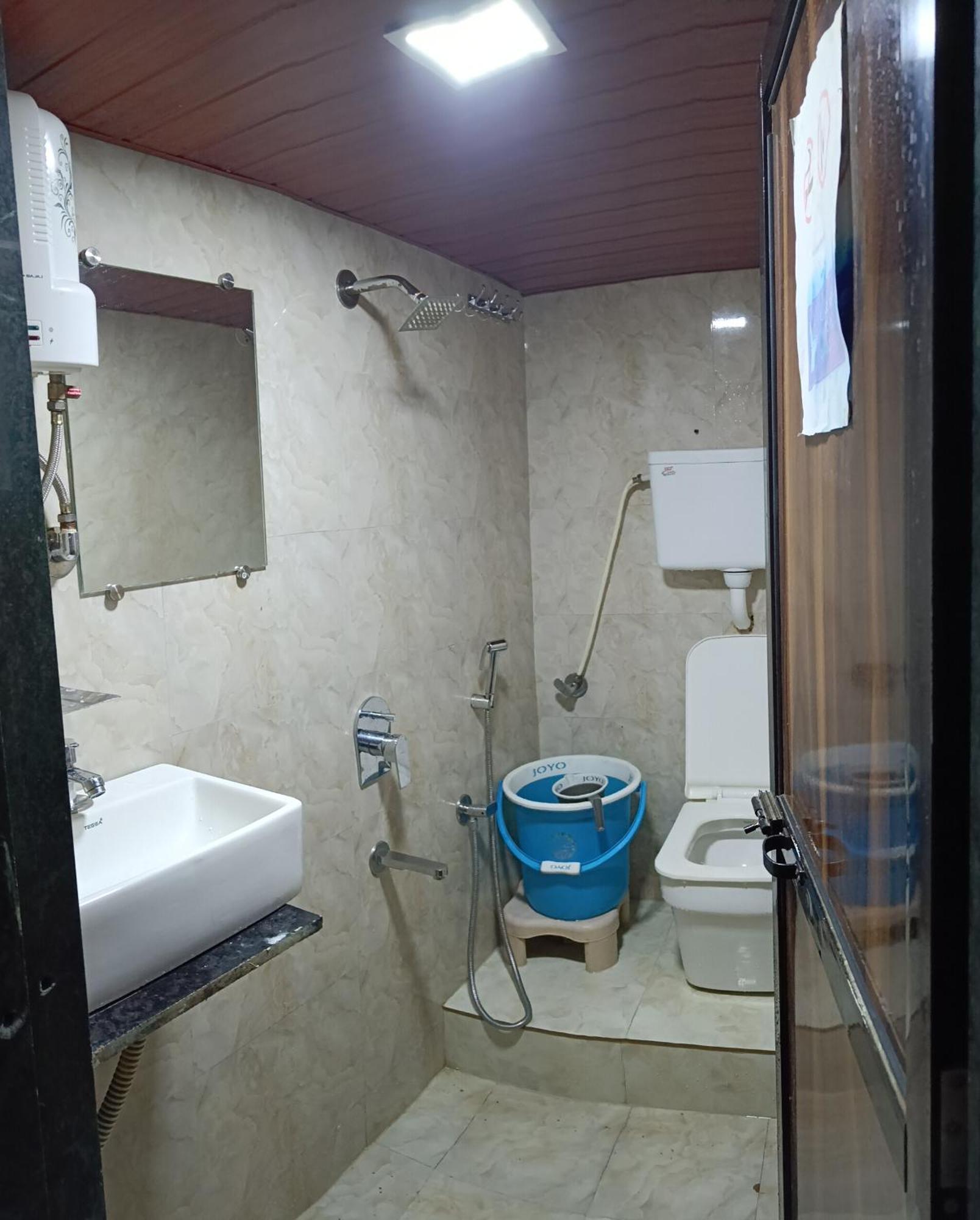 Asra Dormitory For Male And Female Мумбаї Екстер'єр фото